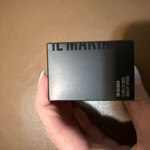 IL MAKIAGE The Blender Makeup Sponge